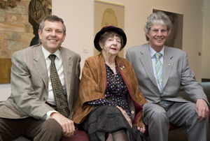 Phillip Bacon AM, Margaret Olley AC and former Vice-Chancellor Professor John Hay at The National Artists' Self-Portrait Prize 2007