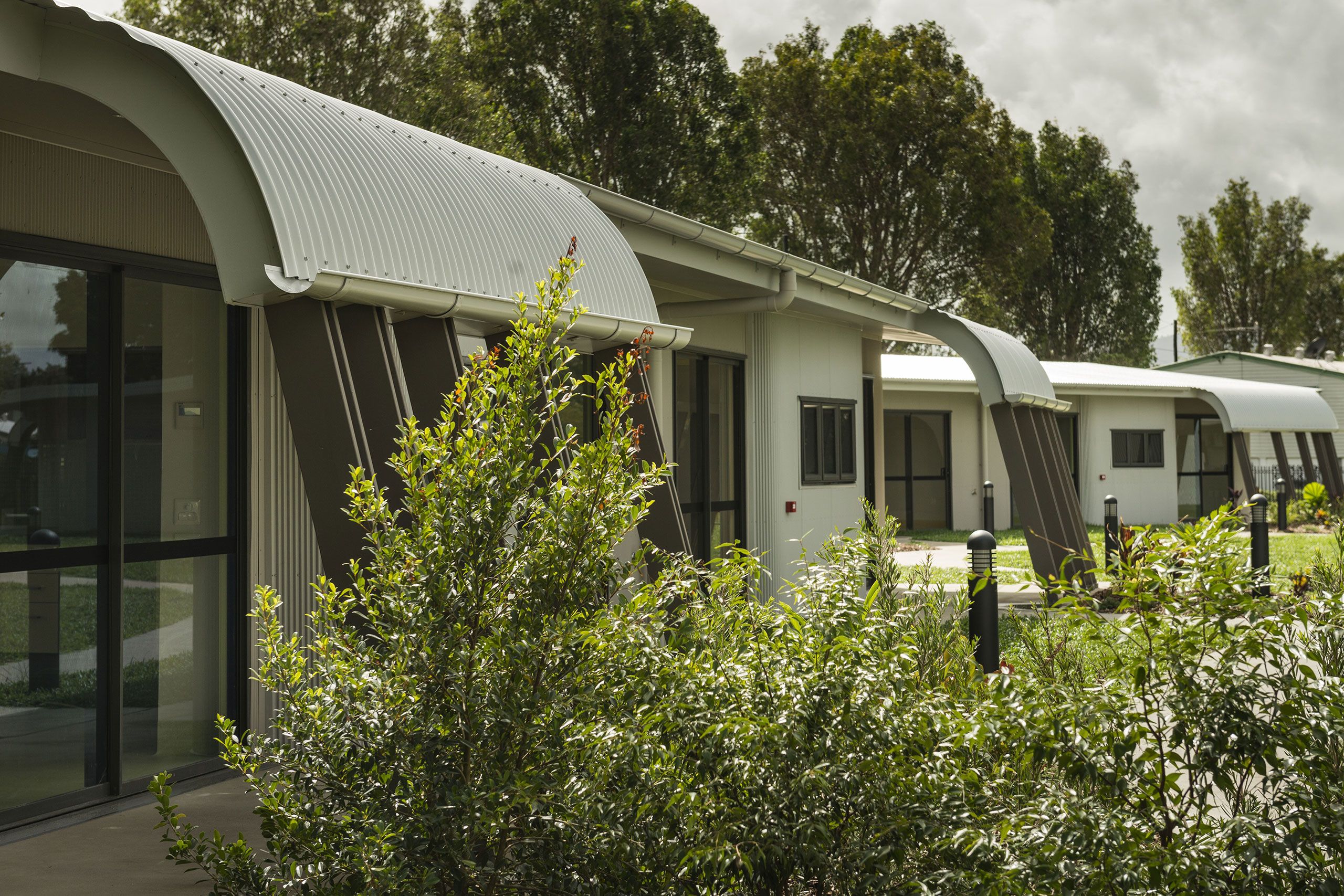 Landscape image of the health facility for indigenous people with acute brain injuries. Image credit:Michael Marzik.)