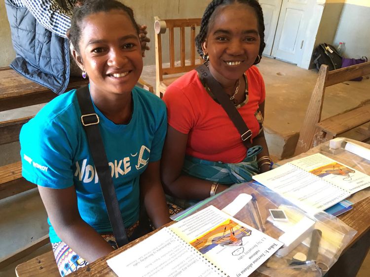 Young women in a field gemmology class