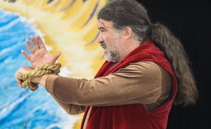 Dr Pensalfini in character during a prison production of Julius Caesar Dr Pensalfini in character during a prison production of Julius Caesar