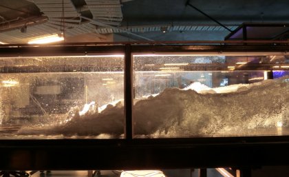 A hydraulic jump simulation in the lab. A hydraulic jump simulation in the lab