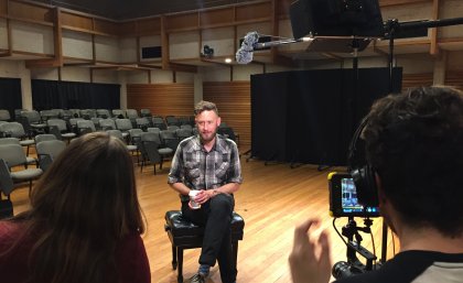 Tim Munro working with students in UQ’s School of Music