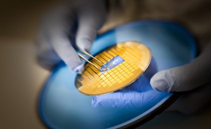 The Nanopatch targets cells in the skin’s outer layers The Nanopatch targets cells in the skin’s outer layers