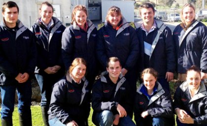 Back Left to right: John Noble, Tiffany Newcombe, Stacey Crawford, Alex Earl, Jarrod Lees (Coach; UQ), Hayley Piggott.
Front Left to right: Tamara Birrer, Tanner Adams (Coach; Texas Tech), Caitlin Dukes, Jessira Perovic (Coach; MLA). Back Left to right: John Noble, Tiffany Newcombe, Stacey Crawford, Alex Earl, Jarrod Lees (Coach; UQ), Hayley Piggott.
Front Left to right: Tamara Birrer, Tanner Adams (Coach; Texas Tech), Caitlin Dukes, Jessira Perovic (Coach; MLA).