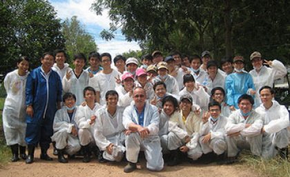 Dr Philip Chamberlain from The University of Queensland with students from the advanced veterinary program at Nong Lam University in Ho Chi Minh City. Dr Philip Chamberlain from The University of Queensland with students from the advanced veterinary program at Nong Lam University in Ho Chi Minh City.