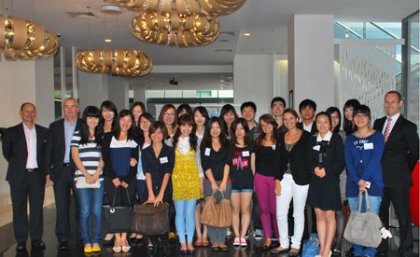 School of Tourism students with Dr Richard Robinson, Mr Neil Scanlan and Mr Gavin Wheeler at the Novotel Brisbane School of Tourism students with Dr Richard Robinson, Mr Neil Scanlan and Mr Gavin Wheeler at the Novotel Brisbane