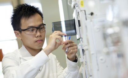 Ernest Tee, from Malayasia, completed his honours project at UQ’s Institute for Molecular Bioscience (IMB) and will graduate first in his class with a grade point average of 7.0 – a perfect score. Ernest Tee, from Malayasia, completed his honours project at UQ’s Institute for Molecular Bioscience (IMB) and will graduate first in his class with a grade point average of 7.0 – a perfect score.