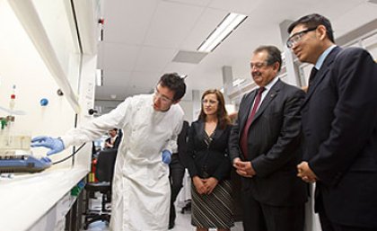 PhD student Sean Muir, AIBN’s Dr Denisa Jurcakova, Dow chairman and CEO Andrew Liveris and Professor Max Lu