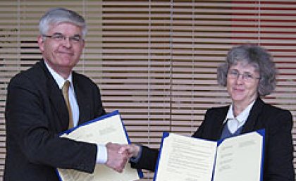 Professor Hervé Biausser, the Director of École Centrale Paris and Professor Caroline Crosthwaite Professor Hervé Biausser, the Director of École Centrale Paris and Professor Caroline Crosthwaite