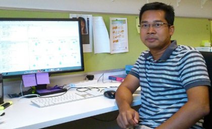 Dr Beben Benyamin from UQ's Queensland Brain Institute Complex Trait Genomics Group is a recipient of a 2013 UQ Indonesian Partnership Award. Dr Beben Benyamin from UQ's Queensland Brain Institute Complex Trait Genomics Group is a recipient of a 2013 UQ Indonesian Partnership Award.