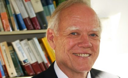 University of Queensland Emeritus Professor Curt Wentrup this week received recognition for scientific excellence from the Australian Academy of Science. University of Queensland Emeritus Professor Curt Wentrup this week received recognition for scientific excellence from the Australian Academy of Science.