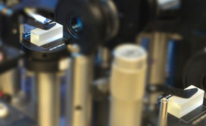 Heisenberg’s uncertainty principle does not allow the joint measurement of two quantum properties to be arbitrarily sharp. Quantum physicists from The University of Queensland have now demonstrated the optimal trade-off between the accuracy of these two measurements. (Photo credit: Martin Ringbauer) Heisenberg’s uncertainty principle does not allow the joint measurement of two quantum properties to be arbitrarily sharp. Quantum physicists from The University of Queensland have now demonstrated the optimal trade-off between the accuracy of these two measurements. (Photo credit: Martin Ringbauer)