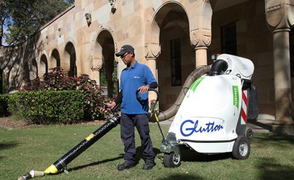 The ‘Glutton’, is a dust-, noise- and exhaust-free litter vacuum that will cut carbon emissions