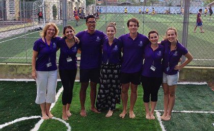 Caption: Clinical Educator Teresa Quinlan joins students Tereza Stillerova, Anthony Truong, Kaitlin Nielsen, Joseph Bisgrove, Ashleigh Allman and Rachel Lucas at the outdoor area (not pictured: Allison Mandrusiak). 