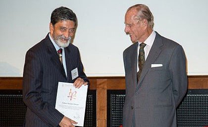 HRH Prince Philip, The Duke of Edinburgh presents the Harold Spencer-Jones Gold Medal, to Professor Mandyam Srinivasan. HRH Prince Philip, The Duke of Edinburgh presents the Harold Spencer-Jones Gold Medal, to Professor Mandyam Srinivasan. 