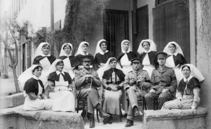 Matron Grace Wilson (centre) with staff (and Queenslanders) of the 3rd AGH in Cairo, 1916.