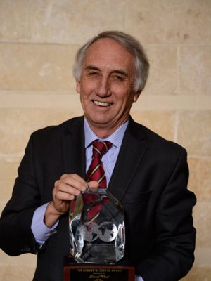 Leading exploration and The University of Queensland Adjunct Professor Daniel Wood and his 2013 Thayer Lindsley award.