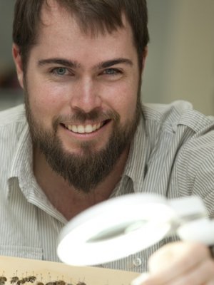Bees knees: UQ PhD candidate Tobias Smith has been awarded a Queensland-Smithsonian Fellowship to further his research on bees and flies in the tropics. Bees knees: UQ PhD candidate Tobias Smith has been awarded a Queensland-Smithsonian Fellowship to further his research on bees and flies in the tropics.
