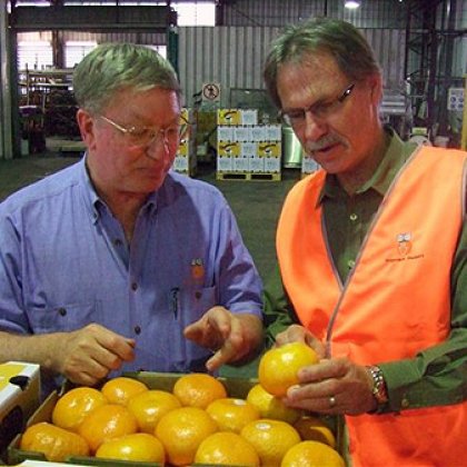 Ray Collins speaks to Gayndah Packers General Manager, Mr
Barry Scott,