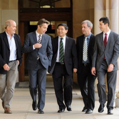 Professor Andrew White, Professor Ove Hoegh-Guldberg, Vice-Chancellor Professor Peter Høj, Professor Max Lu, Professor David Craik and Professor Matthew Brown