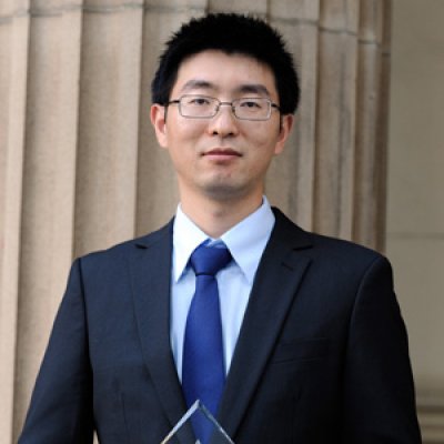 Dr Da-Wei Wang's work on prolonging battery life has won him a Research Excellence Award from The University of Queensland (UQ).