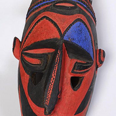 Carved female figure, before 1950, 240 x 30 x 35cm, wood, sago plant fibre, store bought paint
Morobe province, Papua New Guinea