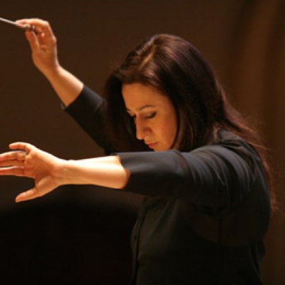 Conductor Simone Young will lead the Australian Youth Orchestra's first Brisbane concert in seven years.