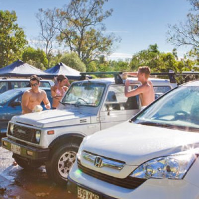 UQ Gatton students pay it forward with free car wash
