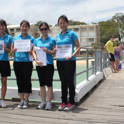 UQ Chinese students Julie Wu, Jonnie Wang, Yolanda Li and Stephanie Tan