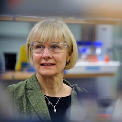 UQ Deputy Vice-Chancellor (Academic), Professor Deborah Terry (left), and UCSF Chancellor, Professor Susan Demond-Hellmann, touring UQ research facilities this week.