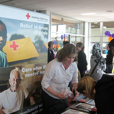 Students attend the 2010 UQ Volunteer Expo