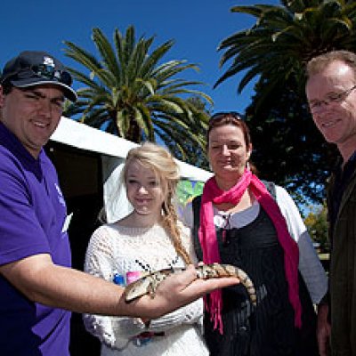 Scott Kershaw from UQ showing off a blue tongue lizard at the 2010 UQ Gatton Open Day