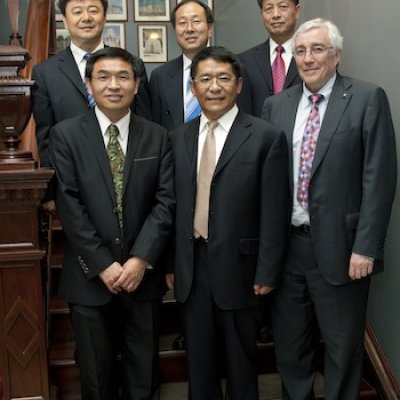 Marking the launch of the Fangyuan Fellowship: Front from left, Professor Max Lu (UQ Deputy Vice-Chancellor for Research), Mr Zhi-Xiang Cui (Fangyuan Company President and Chairman), Professor Paul Greenfield (UQ Vice-Chancellor and President), back row from left, Mr Xian-Gui Meng (Fangyuan Company Deputy General Manager), Dr Baoujun Zhao (UQ Senior Research Fellow), and Mr Wei-Qun Li (Fangyuan Company Chief Engineer).