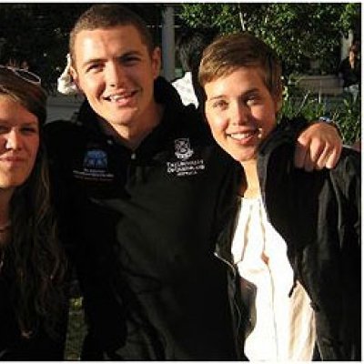 Lucy Bechtel (right) with members of The Global Sunrise at UQ