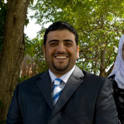 UQ Iraqi students Faisal Al-Fadhli (left) and Yussra Jabbar Sankoor Al-Humrany. Image - Ho Vu