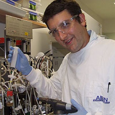 Dr Esteban Marcellin in the lab