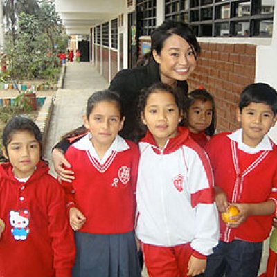 UQ student Winnie Van with school children from the Fey y Alegria School in Peru