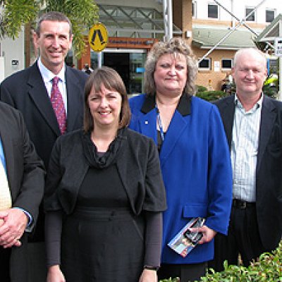 The Hon Jon Sullivan (Federal MP for Longman), Professor Keith
McNeil (Metro North District CEO), The Hon Nicola Roxon (Federal Minister
for Health and Ageing), Ms Caroline Weaver (Caboolture Hospital Executive
Director), Professor Andrew Wilson (Executive Dean of Health, QUT),
Professor David Wilkinson (Dean, School of Medicine, UQ)