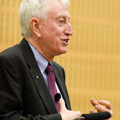 Professor Doherty presents the 2005 Sir James Duhig Memorial Lecture at UQ