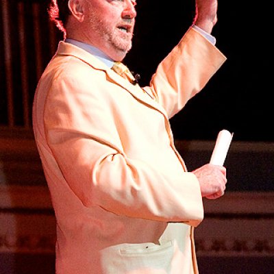 Professor Bille Brown at the opening ceremony of the VIII World
Shakespeare Congress, hosted by UQ in 2006