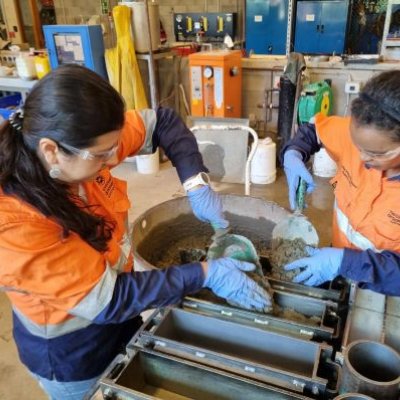 Dr Juliana Segura-Salazar (left) and Dr Lulit Habte Ekubatsion at UQ's School of Civil Engineering Concrete Laboratory. Credit: Global Centre for Mineral Security (GCMS).