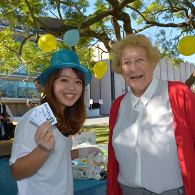 ICTE-UQ student Reina Uno and Ruth Hubbard