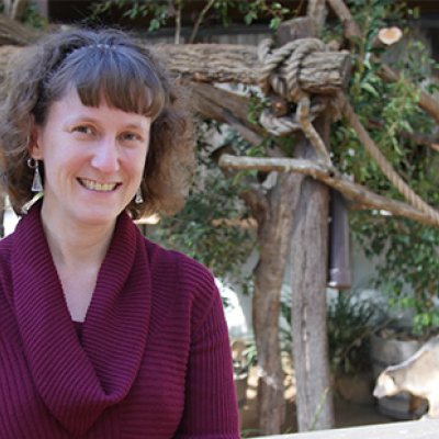 Dr Tamara Keeley and a Lumholtz tree kangaroo